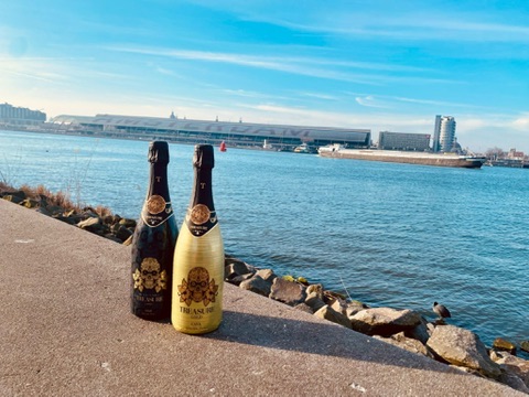 Treasure Gold cava — Amsterdam nightlife